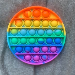 Rainbow pop it